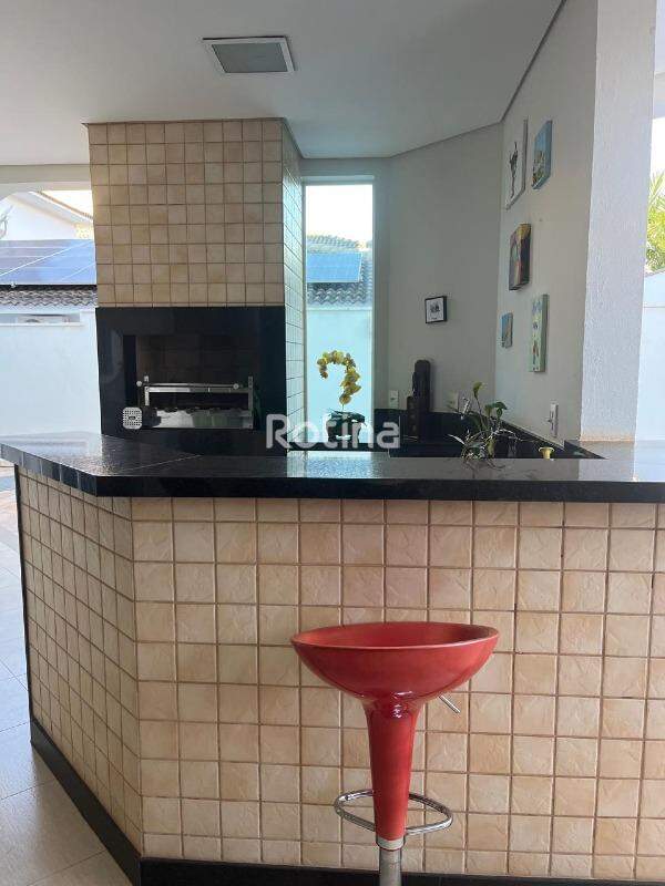 Casa Condomínio Fechado à venda, 3 quartos em Uberlândia no bairro Nova Uberlândia no valor de R$ 2.590.000,00 - Rotina Imobiliária: 