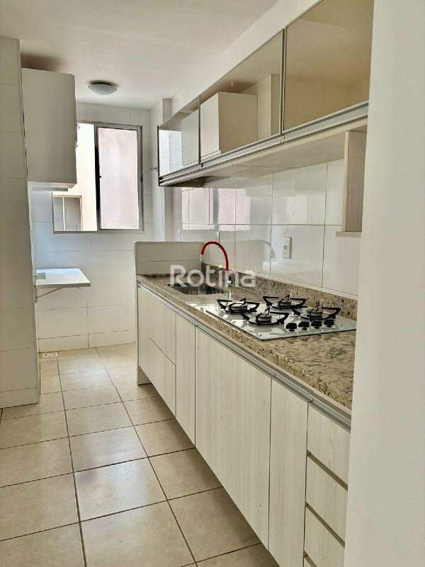 Apartamento à venda, 2 quartos em Uberlândia no bairro Panorama no valor de R$ 185.000,00 - Rotina Imobiliária: Cozinha e Lavanderia. 