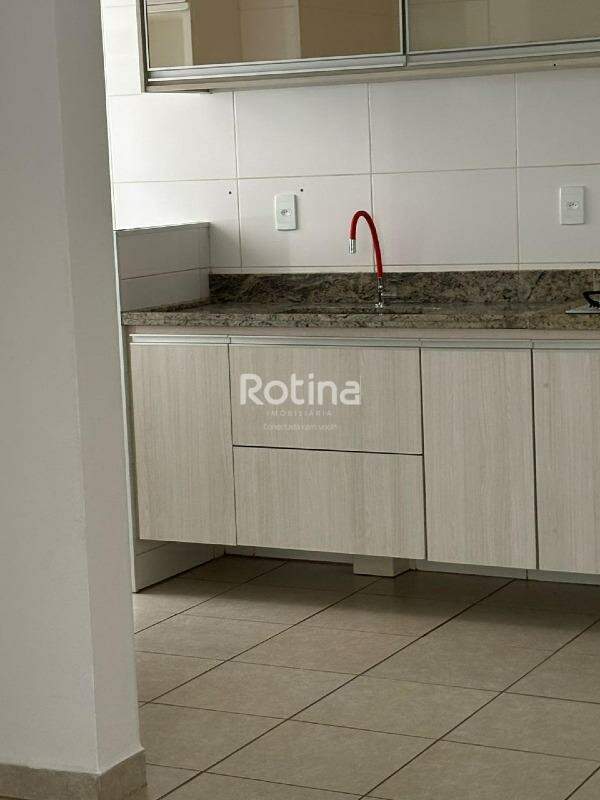 Apartamento à venda, 2 quartos em Uberlândia no bairro Panorama no valor de R$ 185.000,00 - Rotina Imobiliária: Cozinha