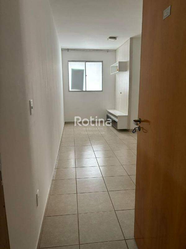 Apartamento à venda, 2 quartos em Uberlândia no bairro Panorama no valor de R$ 185.000,00 - Rotina Imobiliária: Entrada
