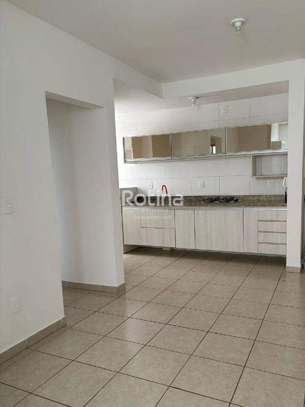 Apartamento à venda, 2 quartos em Uberlândia no bairro Panorama no valor de R$ 185.000,00 - Rotina Imobiliária: Living