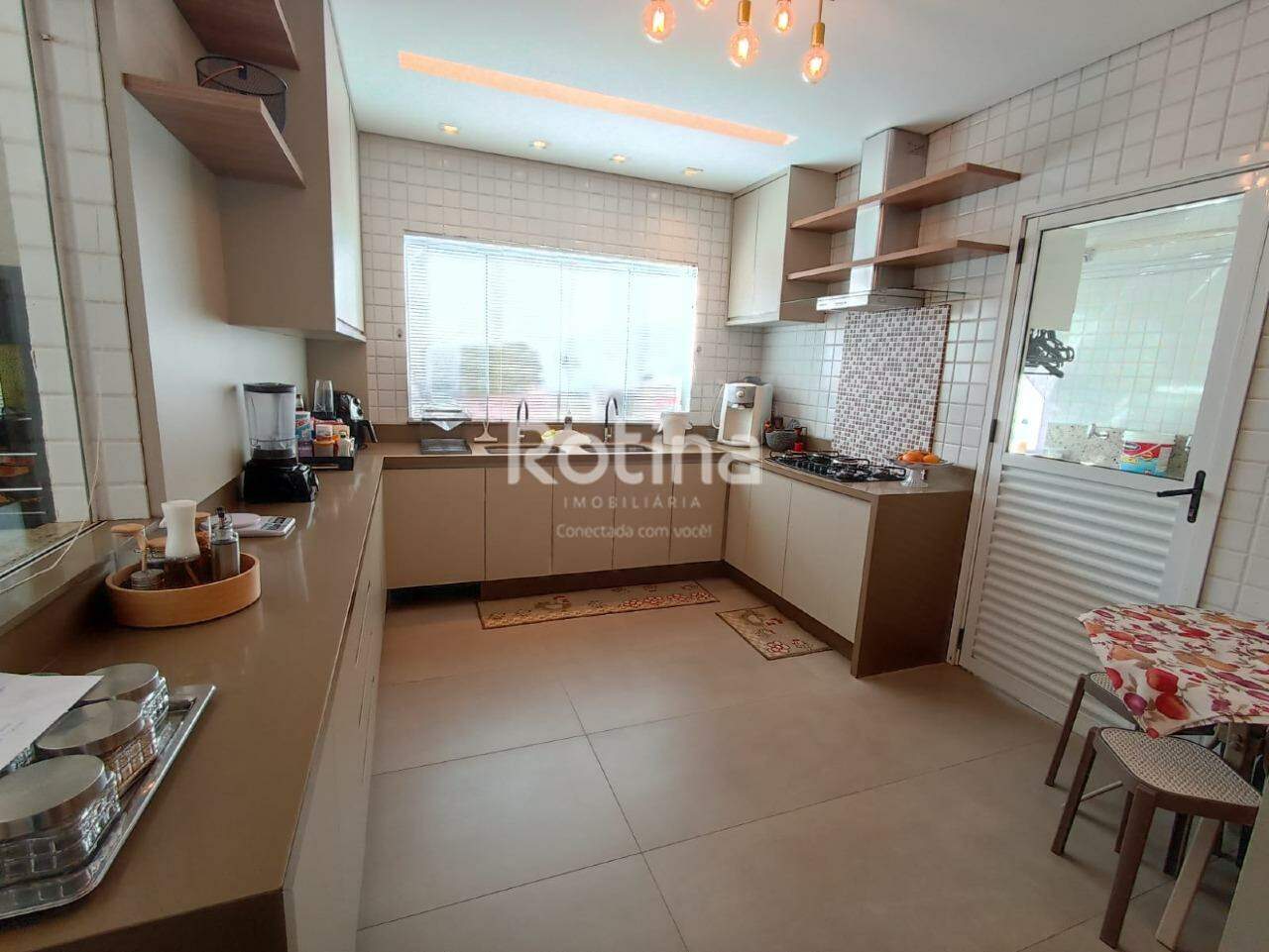 Casa Condomínio Fechado à venda, 4 quartos em Uberlândia no bairro Nova Uberlândia no valor de R$ 3.000.000,00 - Rotina Imobiliária: 