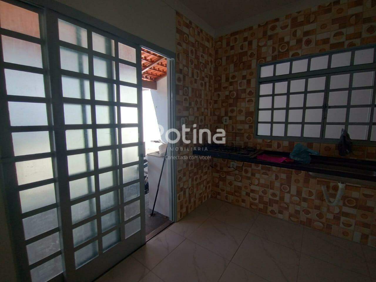 Casa para alugar, 3 quartos em Uberlândia no bairro Nova Uberlândia no valor de R$ 2.800,00 - Rotina Imobiliária: 