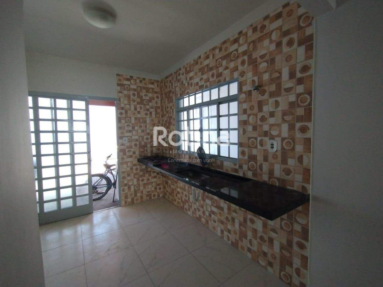 Casa para alugar, 3 quartos em Uberlândia no bairro Nova Uberlândia no valor de R$ 2.800,00 - Rotina Imobiliária: 