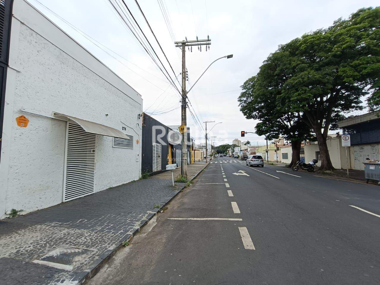 Casa Comercial para alugar, em Uberlândia no bairro Martins no valor de R$ 4.400,00 - Rotina Imobiliária: 