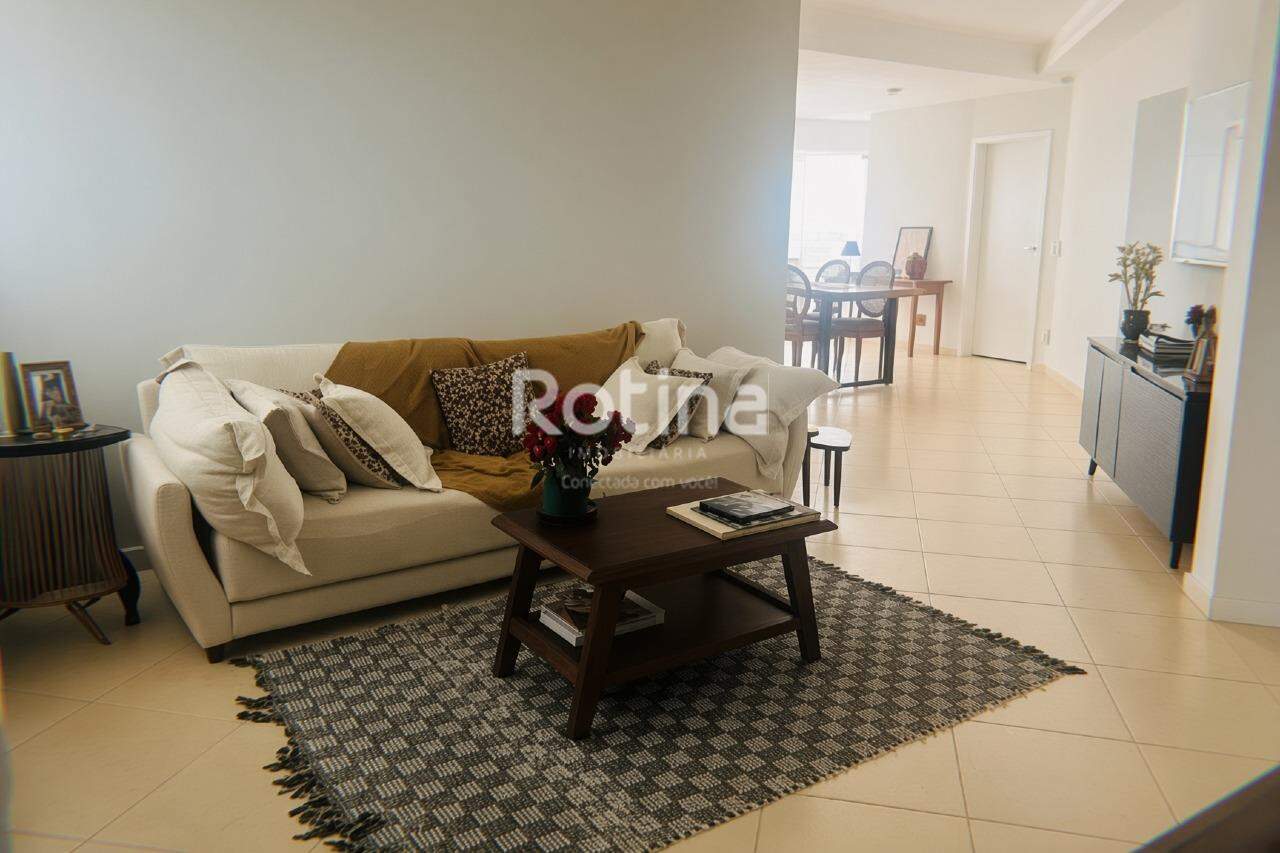Casa à venda, 4 quartos em Uberlândia no bairro Jardim Karaíba no valor de R$ 1.600.000,00 - Rotina Imobiliária: 