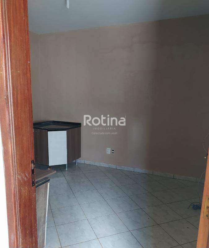 Casa à venda, 3 quartos em Uberlândia no bairro Granada no valor de R$ 525.000,00 - Rotina Imobiliária: 