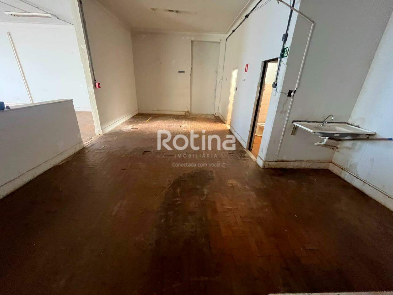 Loja para alugar, em Uberlândia no bairro Centro no valor de R$ 2.500,00 - Rotina Imobiliária: 