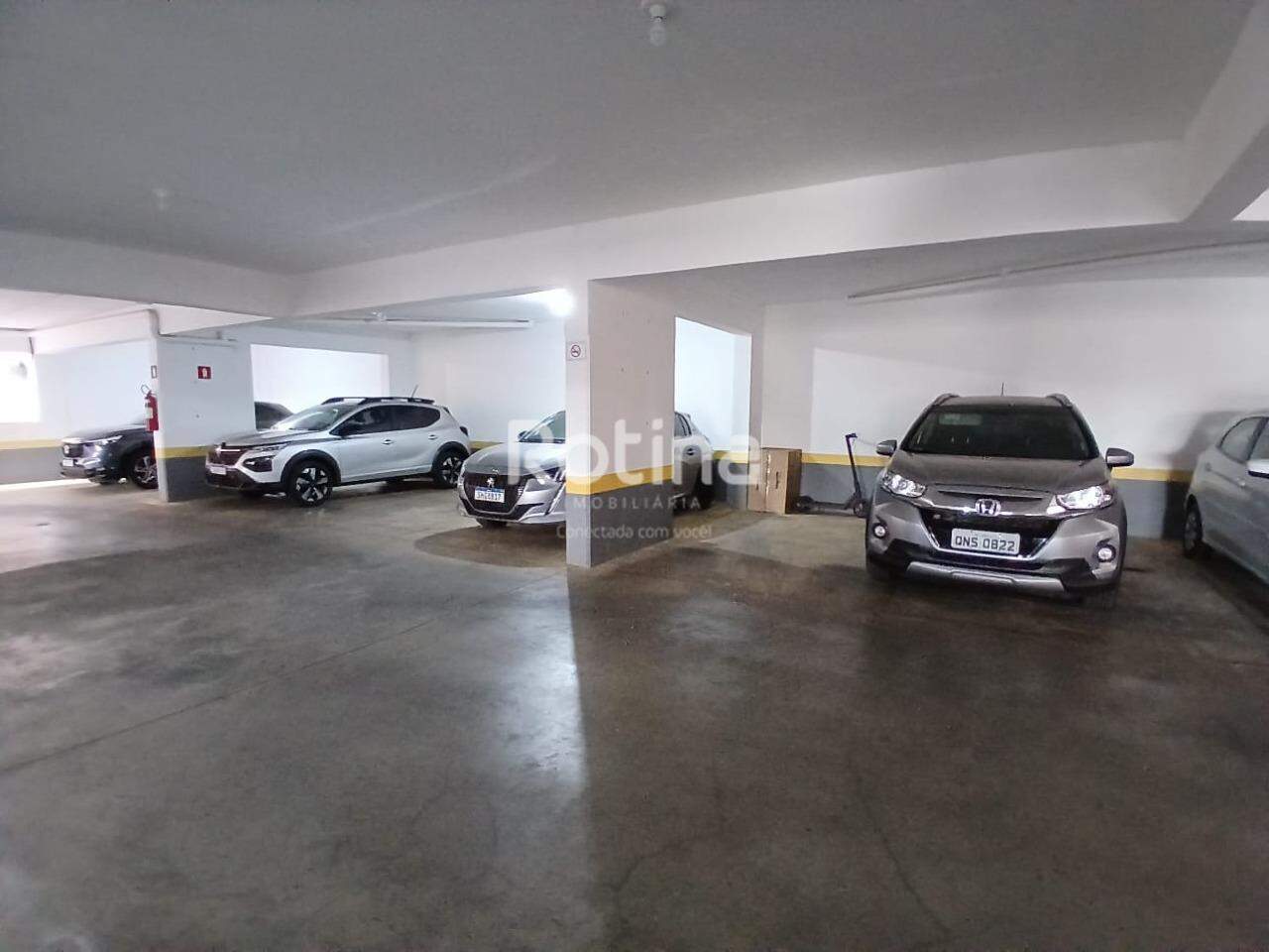 Apartamento para alugar, 3 quartos em Uberlândia no bairro Santa Mônica no valor de R$ 2.800,00 - Rotina Imobiliária: 