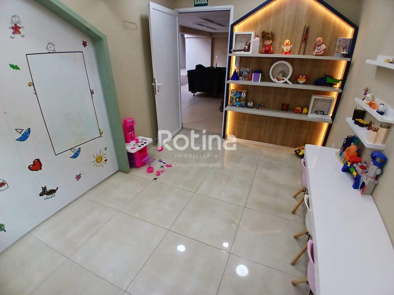 Apartamento para alugar, 3 quartos em Uberlândia no bairro Santa Mônica no valor de R$ 2.800,00 - Rotina Imobiliária: 