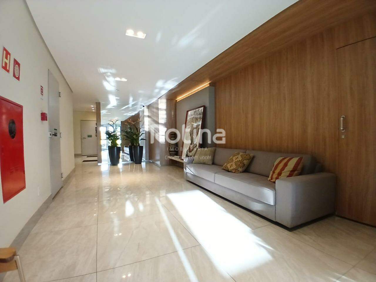 Apartamento para alugar, 3 quartos em Uberlândia no bairro Santa Mônica no valor de R$ 2.800,00 - Rotina Imobiliária: 
