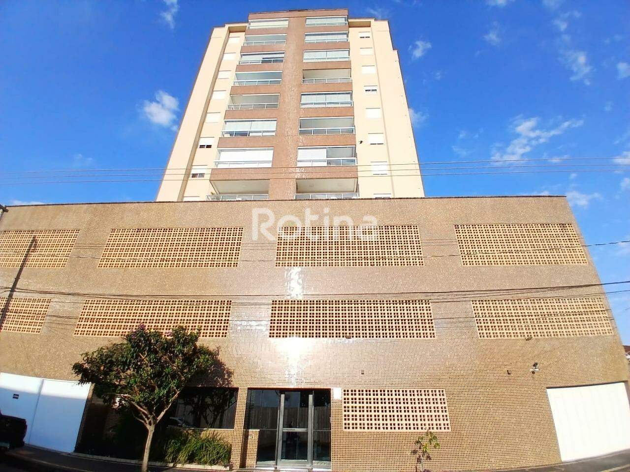 Apartamento para alugar, 3 quartos em Uberlândia no bairro Santa Mônica no valor de R$ 2.800,00 - Rotina Imobiliária: 