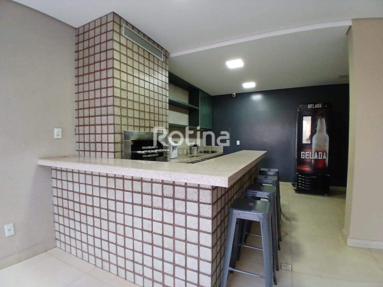 Apartamento para alugar, 3 quartos em Uberlândia no bairro Santa Mônica no valor de R$ 2.800,00 - Rotina Imobiliária: 