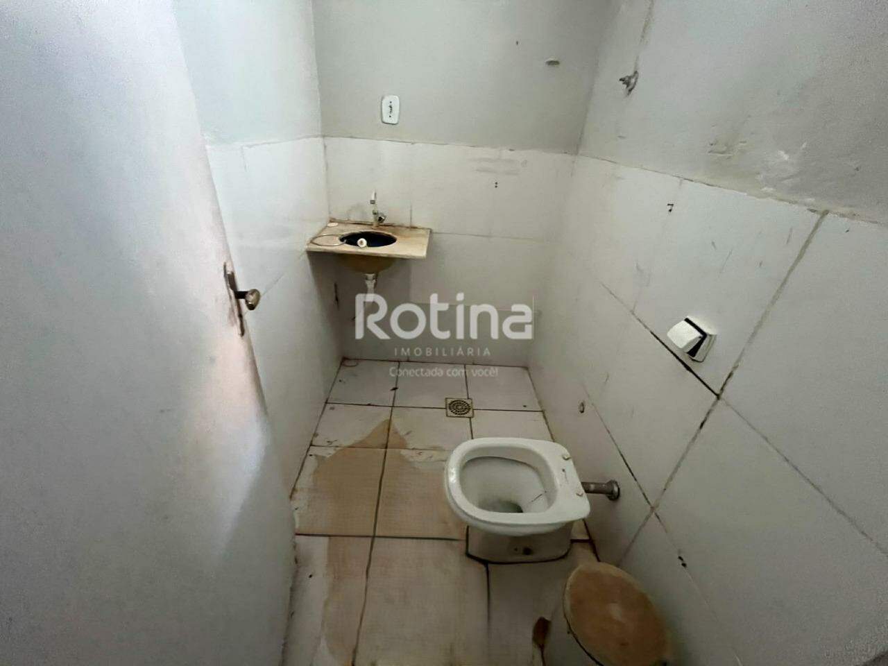 Comercial para alugar, em Uberlândia no bairro Santa Mônica no valor de R$ 1.700,00 - Rotina Imobiliária: 