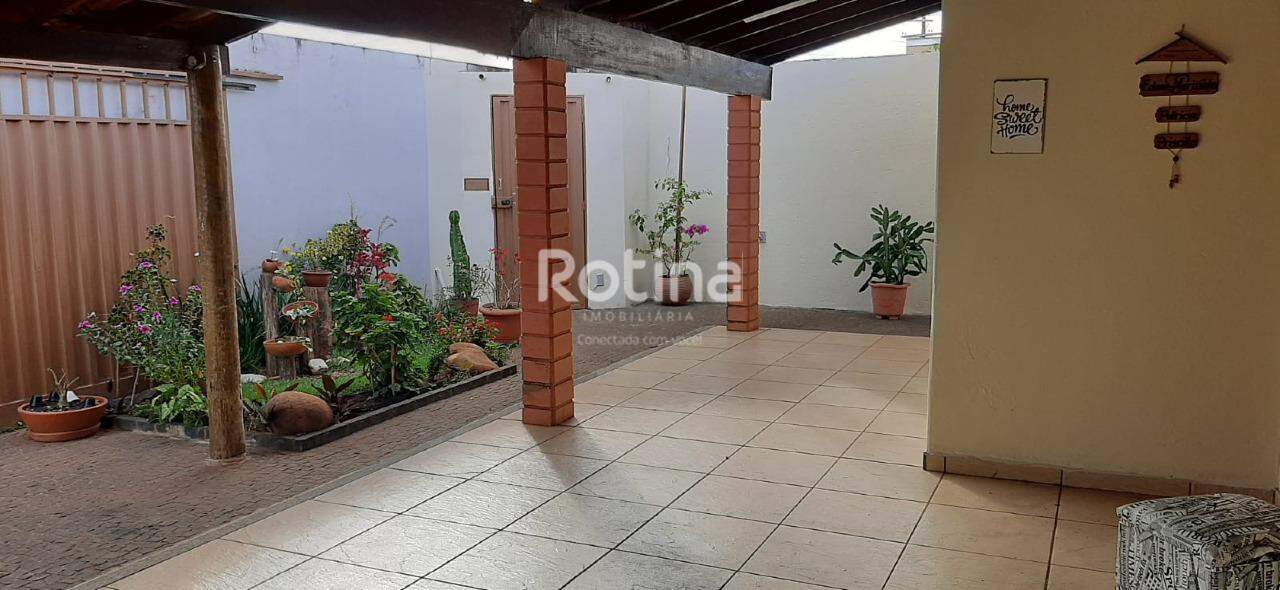 Casa à venda, 3 quartos em Uberlândia no bairro Laranjeiras no valor de R$ 480.000,00 - Rotina Imobiliária: 