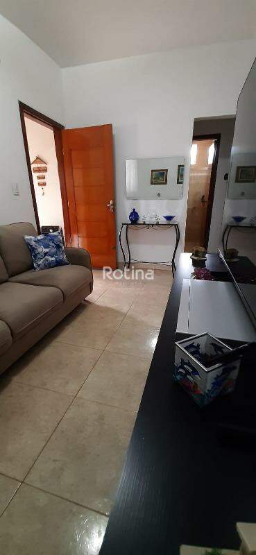 Casa à venda, 3 quartos em Uberlândia no bairro Laranjeiras no valor de R$ 480.000,00 - Rotina Imobiliária: 