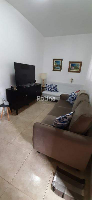 Casa à venda, 3 quartos em Uberlândia no bairro Laranjeiras no valor de R$ 480.000,00 - Rotina Imobiliária: 