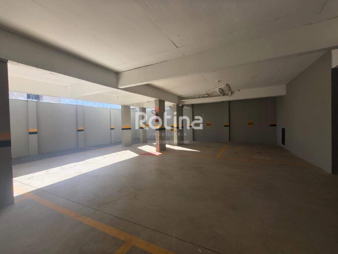 Apartamento para alugar, 2 quartos em Uberlândia no bairro Santa Mônica no valor de R$ 2.200,00 - Rotina Imobiliária: 