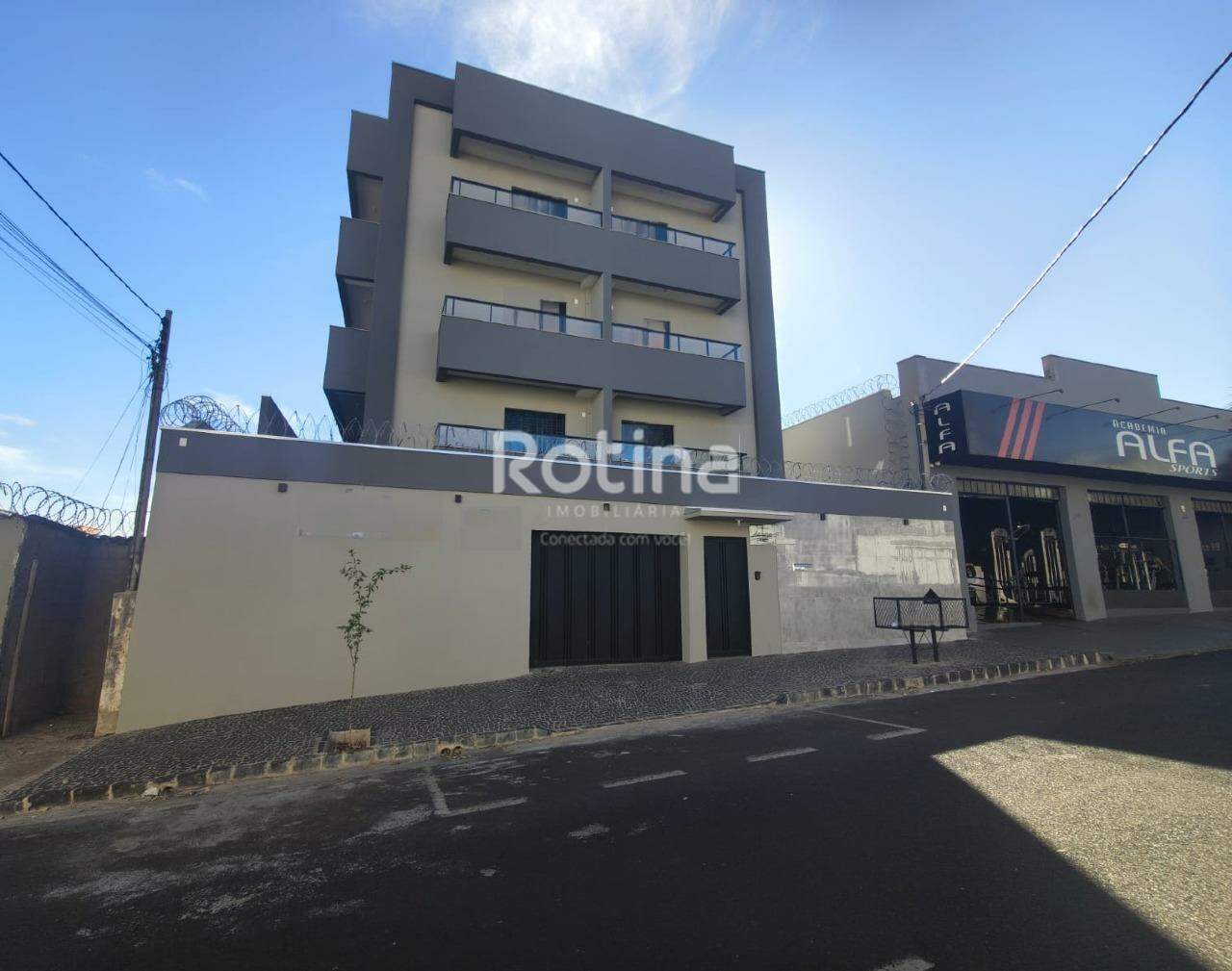 Apartamento para alugar, 2 quartos em Uberlândia no bairro Santa Mônica no valor de R$ 2.200,00 - Rotina Imobiliária: 