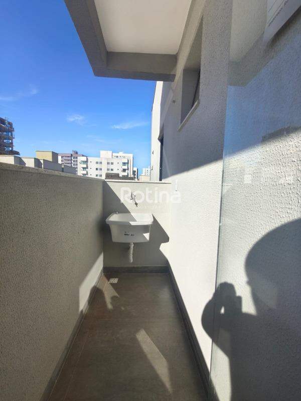 Apartamento para alugar, 2 quartos em Uberlândia no bairro Santa Mônica no valor de R$ 2.200,00 - Rotina Imobiliária: 