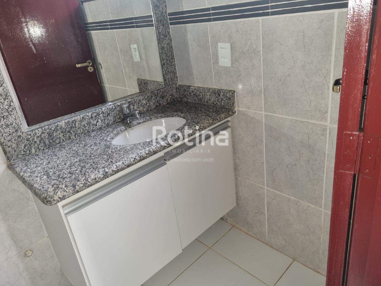 Casa à venda, 3 quartos em Uberlândia no bairro Alto Umuarama no valor de R$ 800.000,00 - Rotina Imobiliária: 