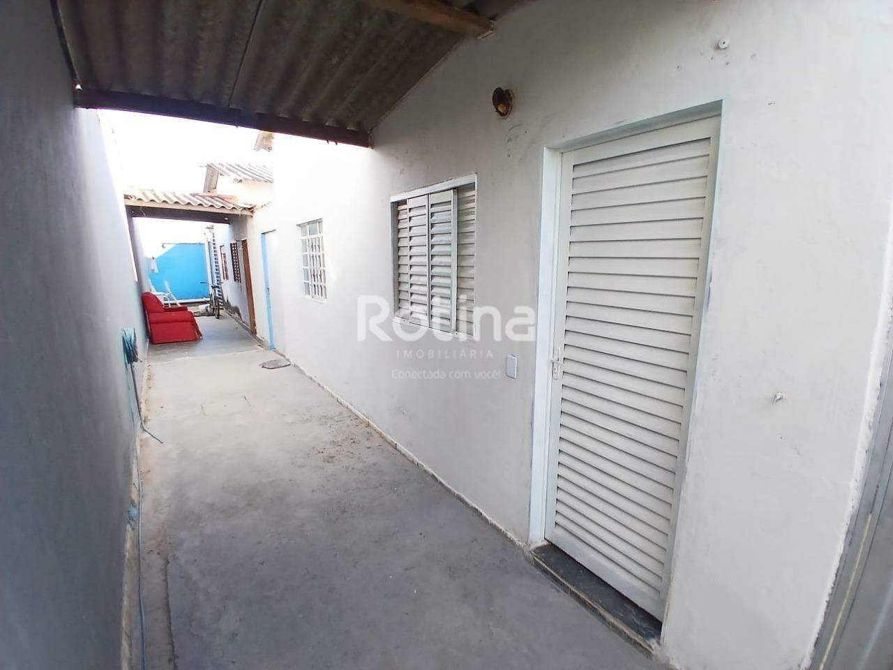 Casa para alugar, 2 quartos em Uberlândia no bairro Laranjeiras no valor de R$ 1.300,00 - Rotina Imobiliária: 
