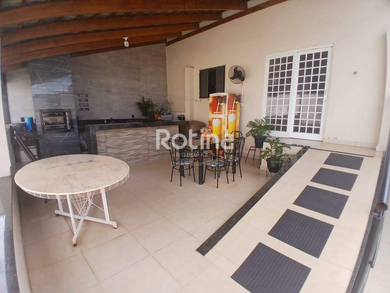 Casa à venda, 3 quartos em Uberlândia no bairro Presidente Roosevelt no valor de R$ 650.000,00 - Rotina Imobiliária: 