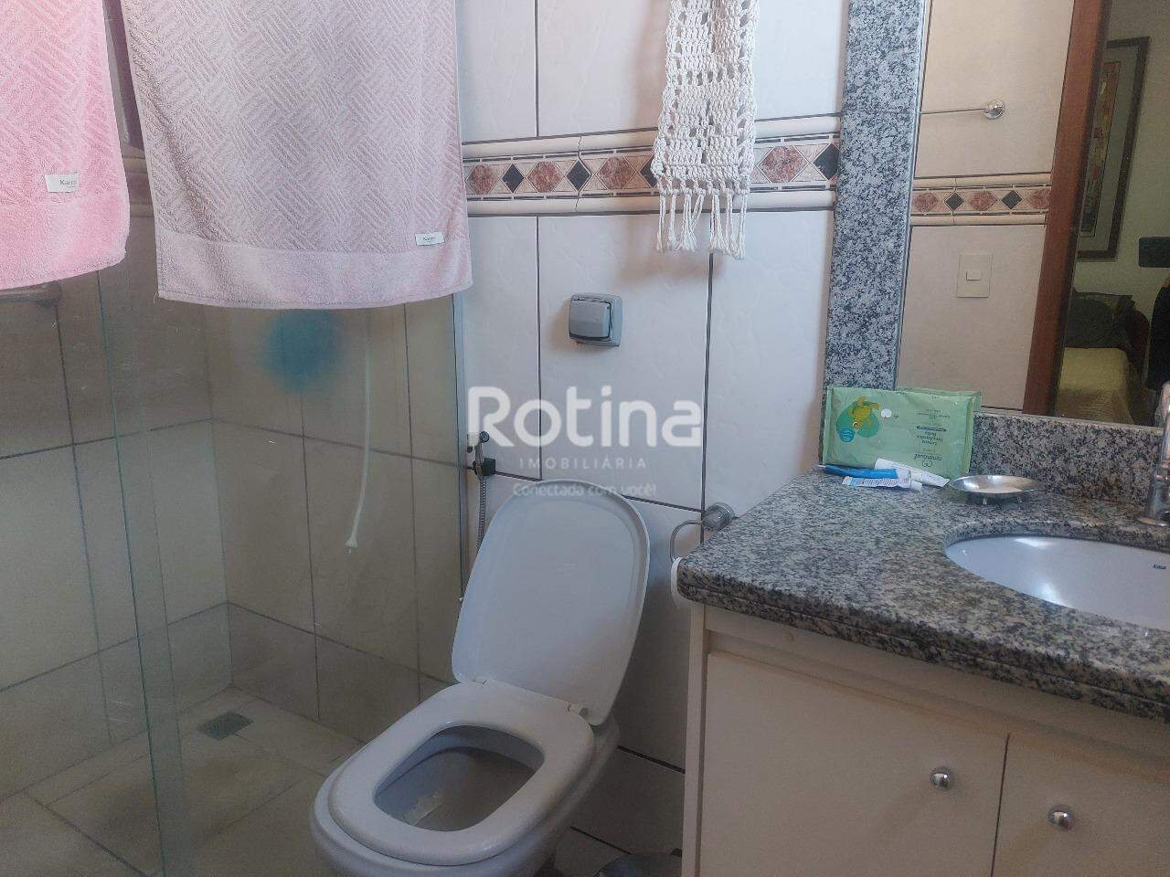 Apartamento para alugar, 3 quartos em Uberlândia no bairro Tabajaras no valor de R$ 3.000,00 - Rotina Imobiliária: 
