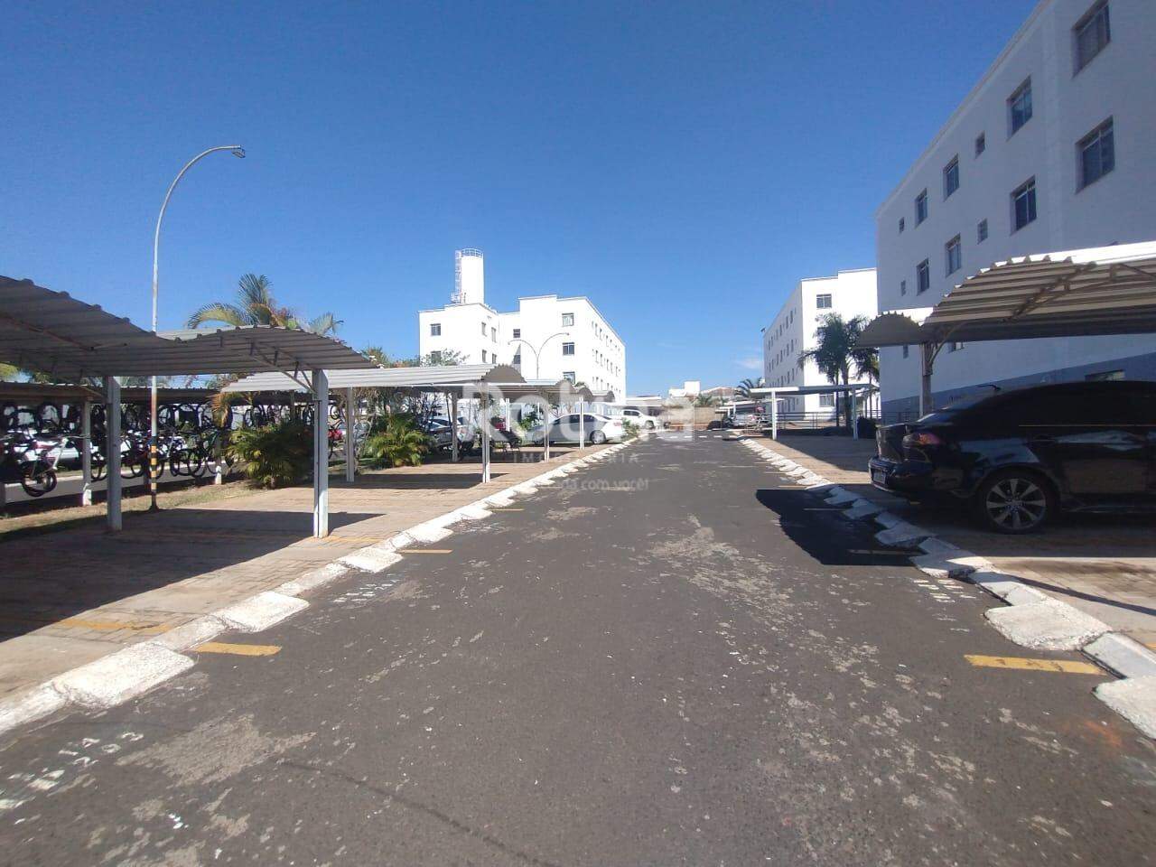 Apartamento para alugar, 2 quartos em Uberlândia no bairro Chacaras Tubalina e Quartel no valor de R$ 1.200,00 - Rotina Imobiliária: 