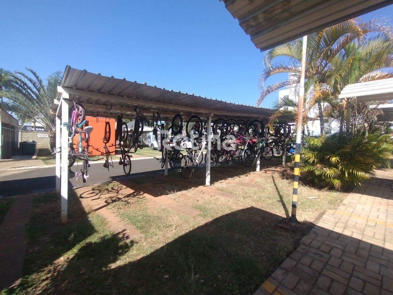 Apartamento para alugar, 2 quartos em Uberlândia no bairro Chacaras Tubalina e Quartel no valor de R$ 1.200,00 - Rotina Imobiliária: 