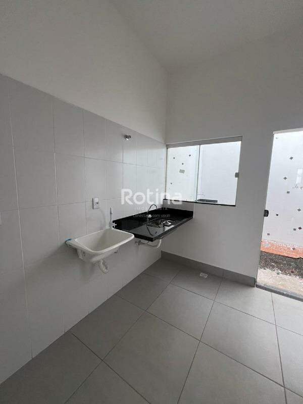 Casa para alugar, em Uberlândia no bairro Shopping Park no valor de R$ 1.200,00 - Rotina Imobiliária: 