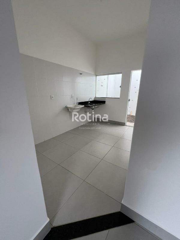 Casa para alugar, em Uberlândia no bairro Shopping Park no valor de R$ 1.200,00 - Rotina Imobiliária: 