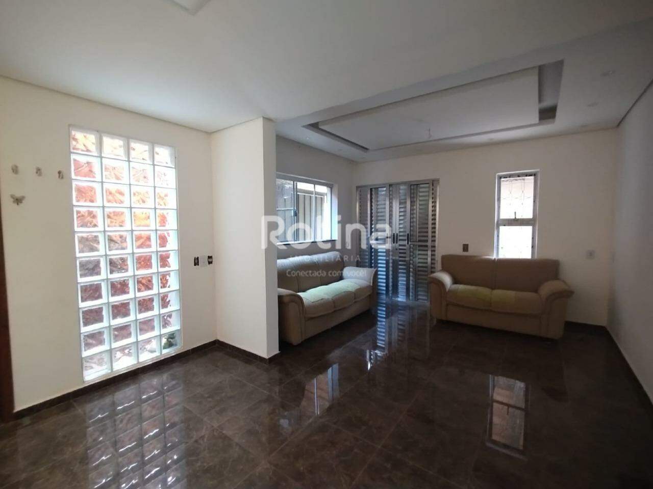 Casa para alugar, 3 quartos em Uberlândia no bairro Jardim Patrícia no valor de R$ 2.000,00 - Rotina Imobiliária: 