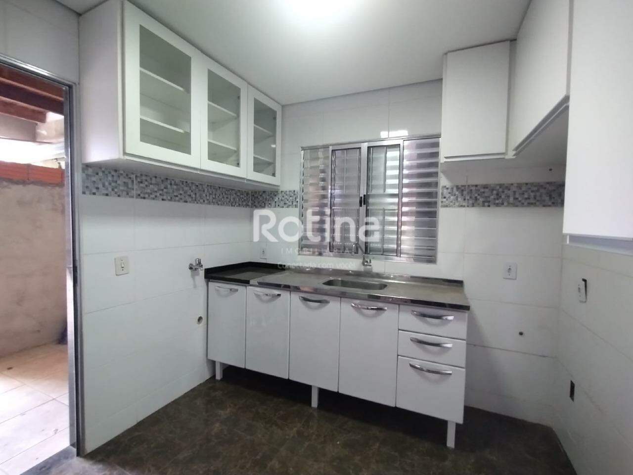 Casa para alugar, 3 quartos em Uberlândia no bairro Jardim Patrícia no valor de R$ 2.000,00 - Rotina Imobiliária: 