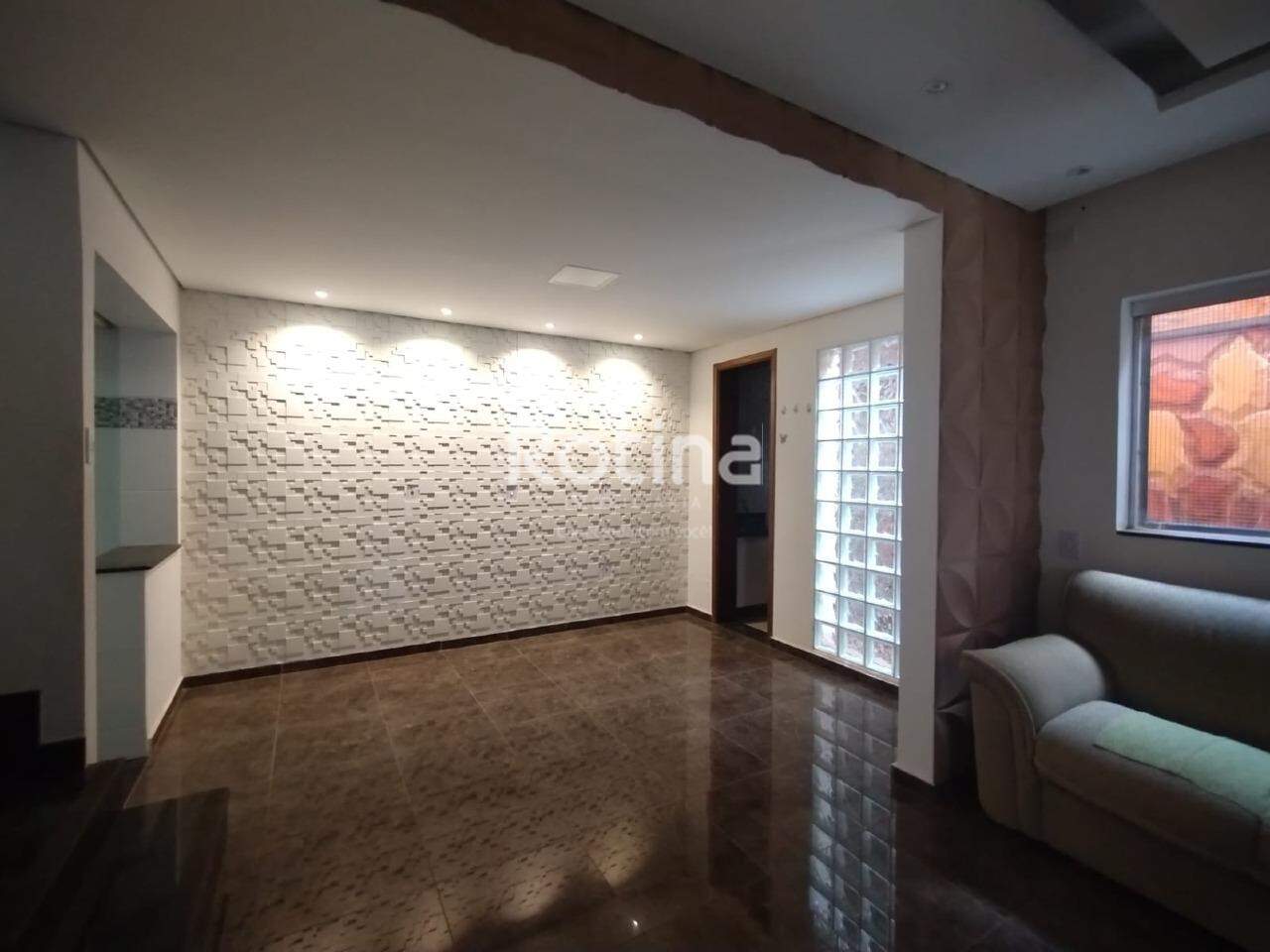 Casa para alugar, 3 quartos em Uberlândia no bairro Jardim Patrícia no valor de R$ 2.000,00 - Rotina Imobiliária: 