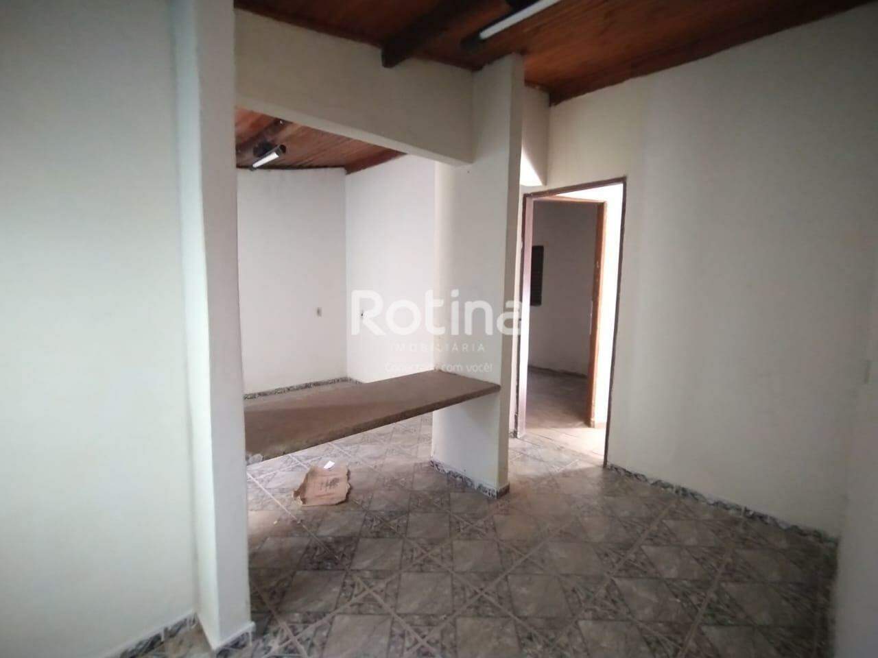 Casa para alugar, 2 quartos em Uberlândia no bairro Jardim Patrícia no valor de R$ 700,00 - Rotina Imobiliária: 