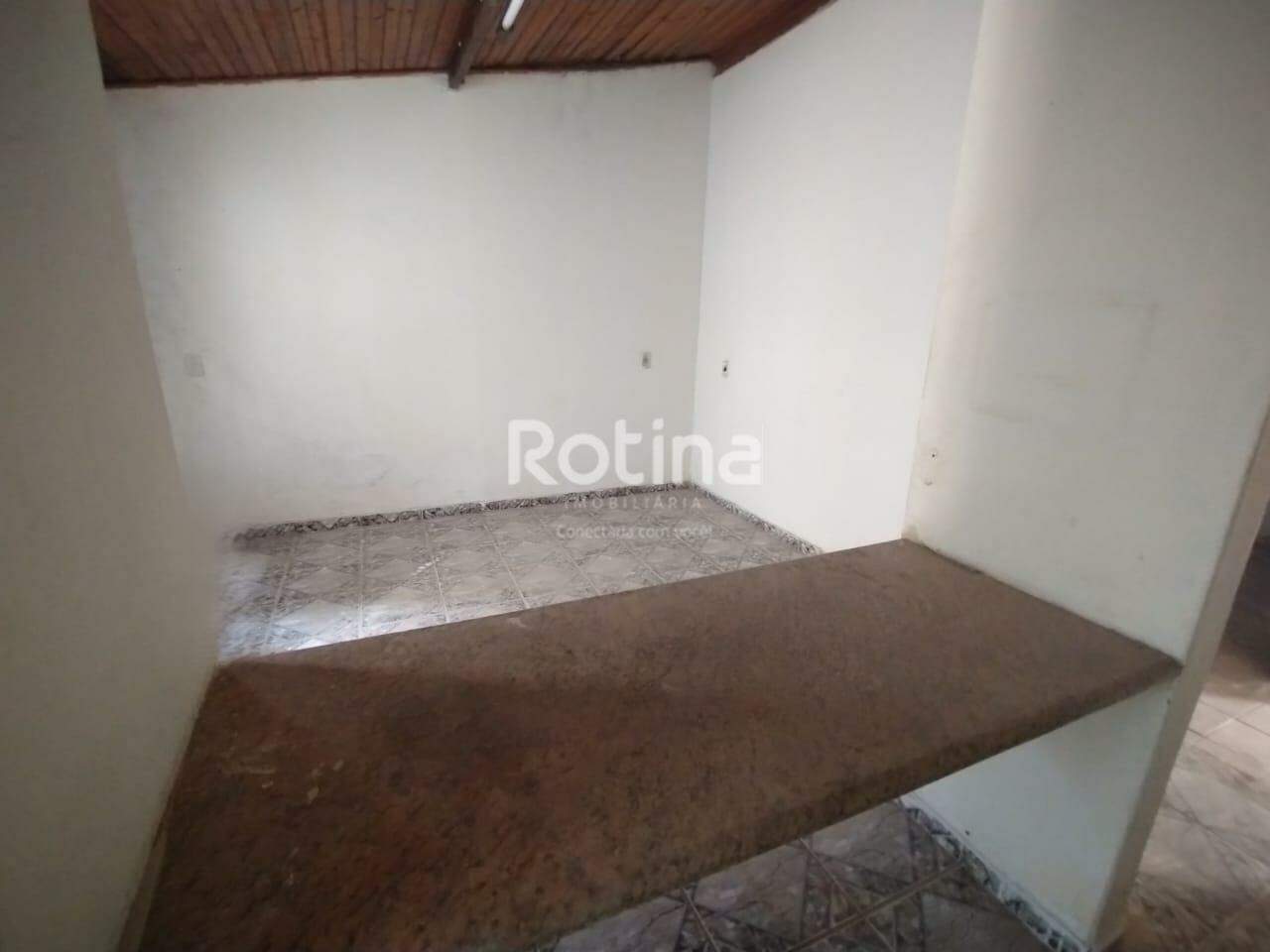 Casa para alugar, 2 quartos em Uberlândia no bairro Jardim Patrícia no valor de R$ 700,00 - Rotina Imobiliária: 