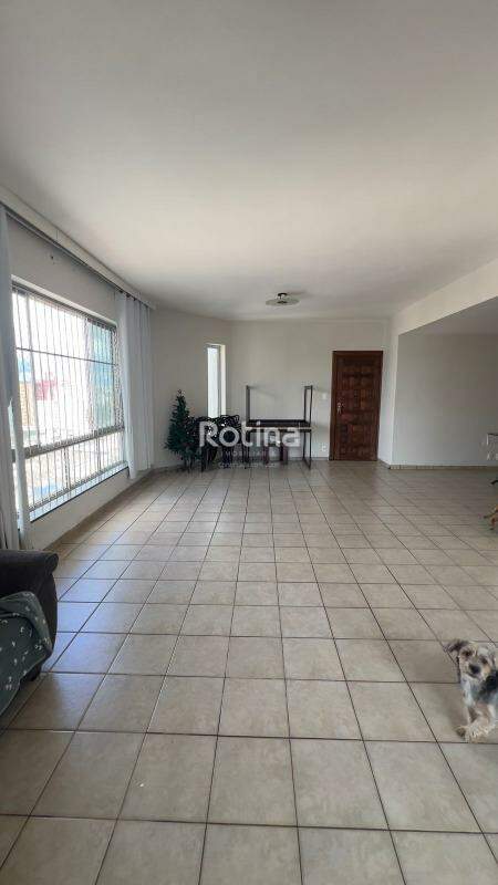 Apartamento à venda, 3 quartos em Uberlândia no bairro Centro no valor de R$ 480.000,00 - Rotina Imobiliária: 
