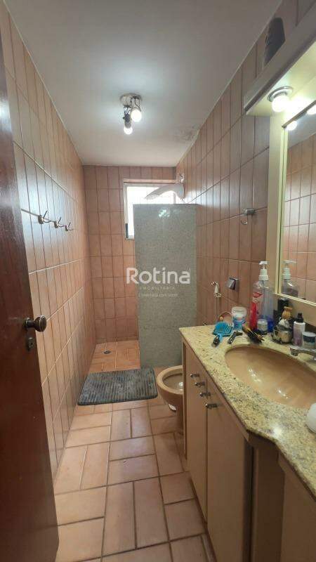 Apartamento à venda, 3 quartos em Uberlândia no bairro Centro no valor de R$ 480.000,00 - Rotina Imobiliária: 