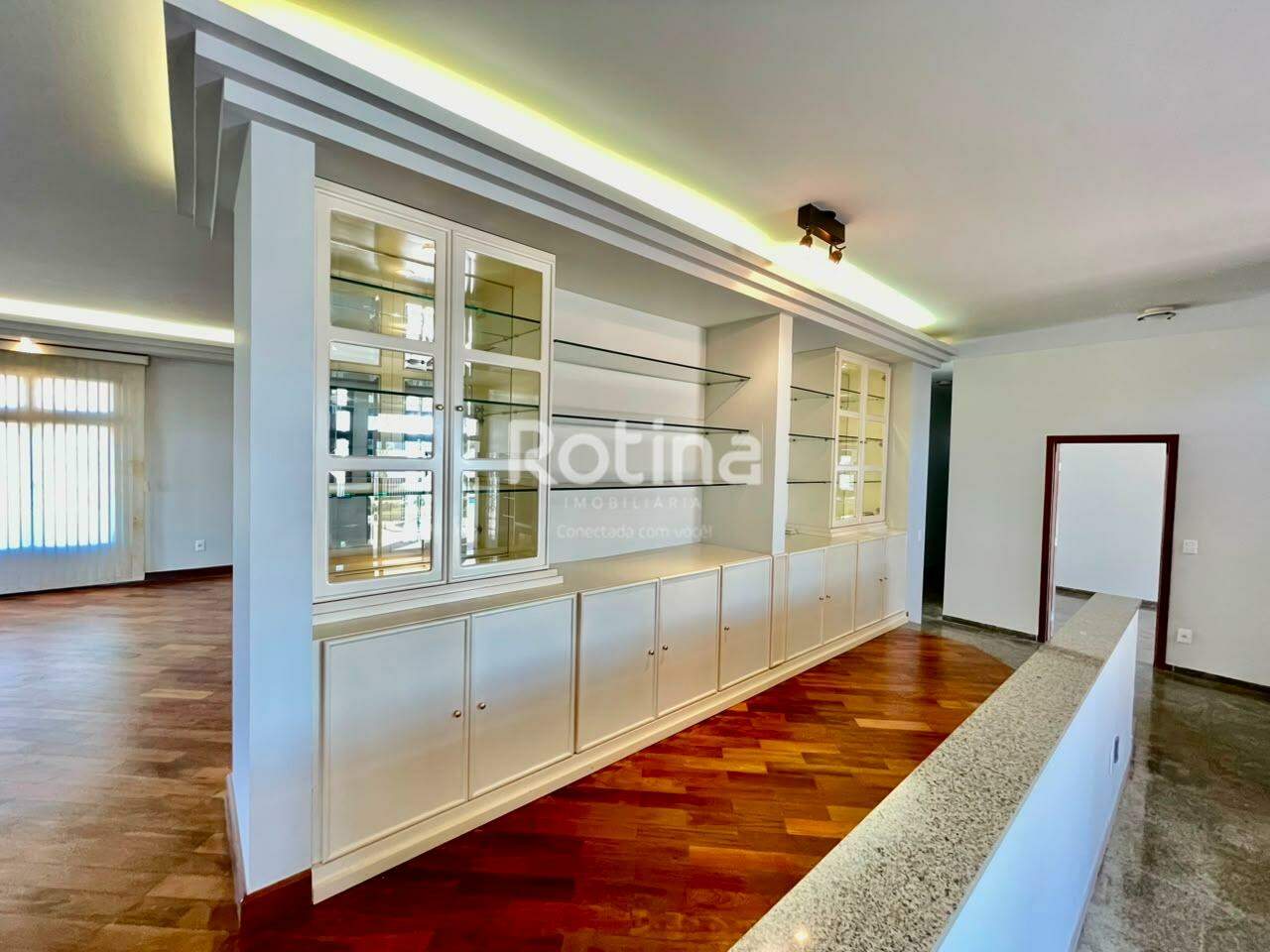 Casa à venda, 8 quartos em Uberlândia no bairro Cidade Jardim no valor de R$ 5.500.000,00 - Rotina Imobiliária: 