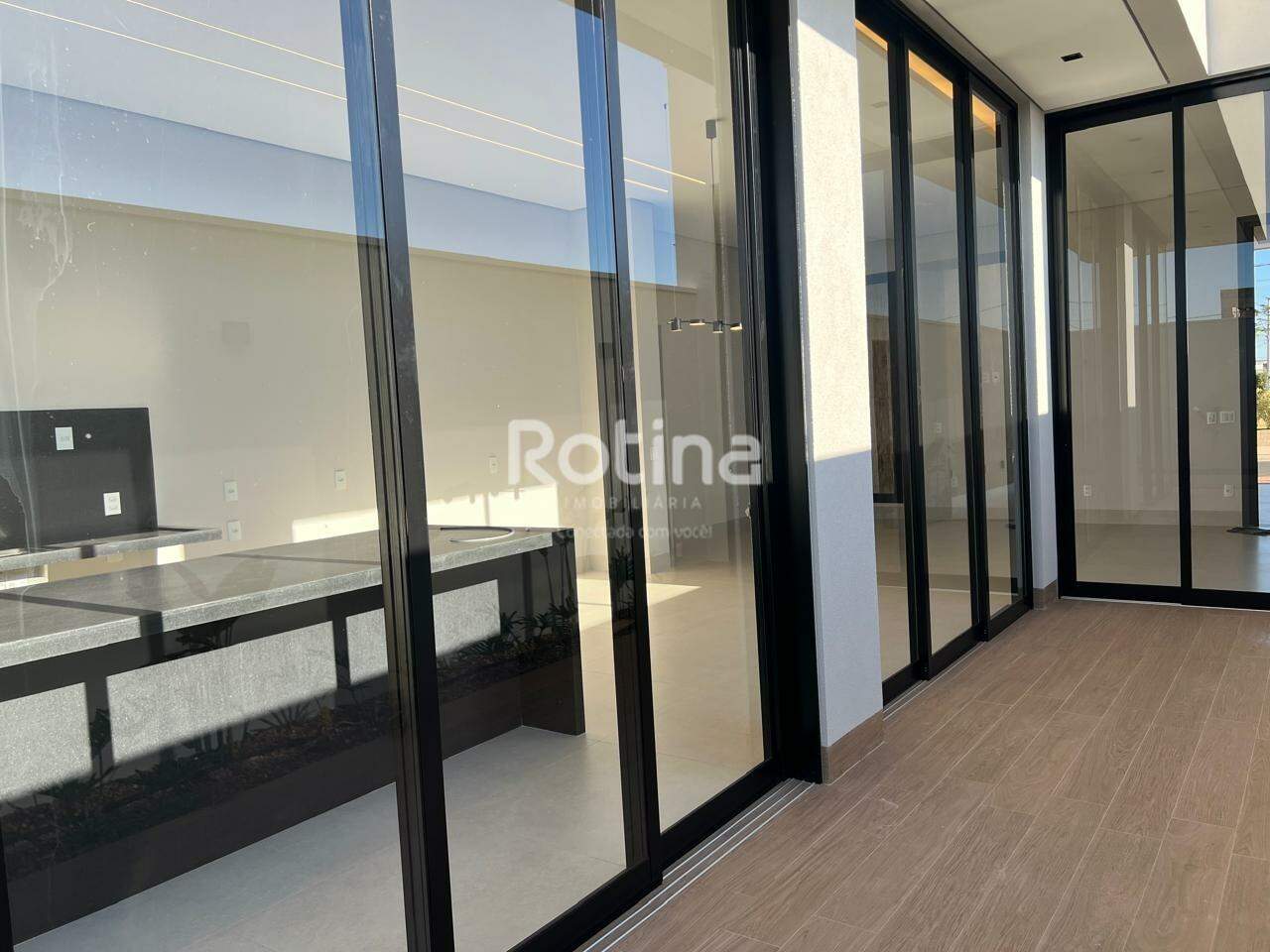 Casa Condomínio Fechado à venda, 3 quartos em Uberlândia no bairro Novo Mundo no valor de R$ 1.680.000,00 - Rotina Imobiliária: 