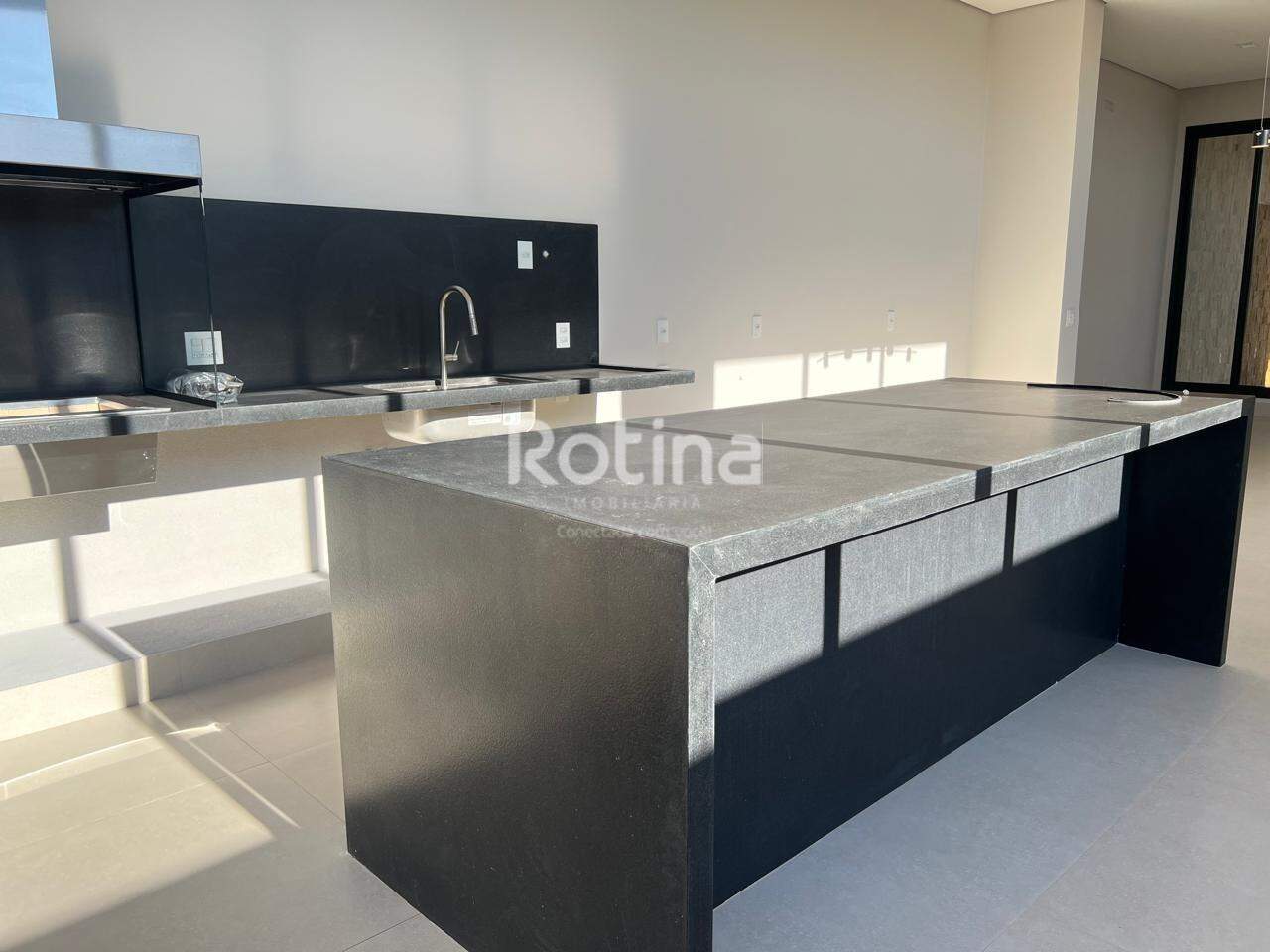 Casa Condomínio Fechado à venda, 3 quartos em Uberlândia no bairro Novo Mundo no valor de R$ 1.680.000,00 - Rotina Imobiliária: 