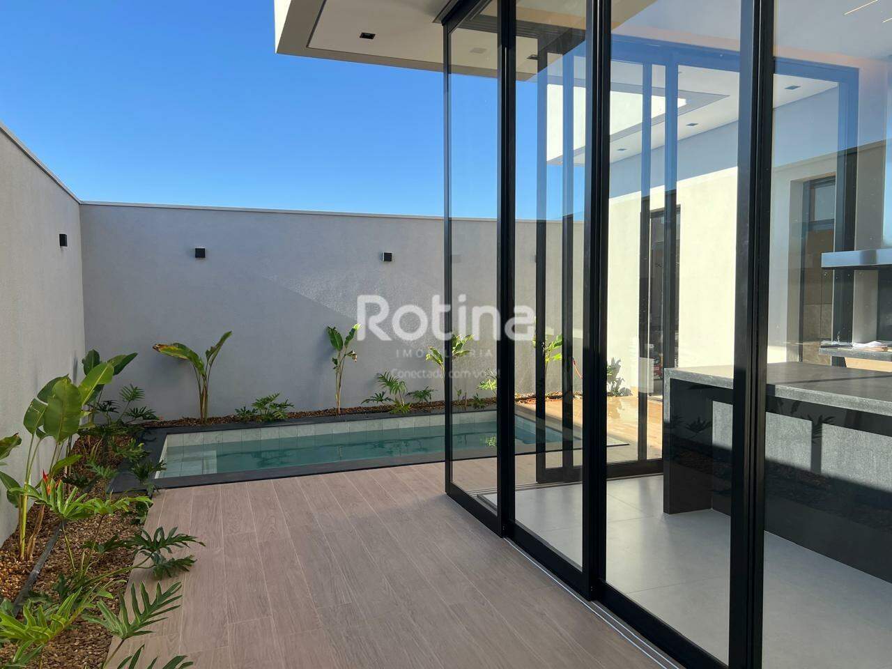 Casa Condomínio Fechado à venda, 3 quartos em Uberlândia no bairro Novo Mundo no valor de R$ 1.680.000,00 - Rotina Imobiliária: 