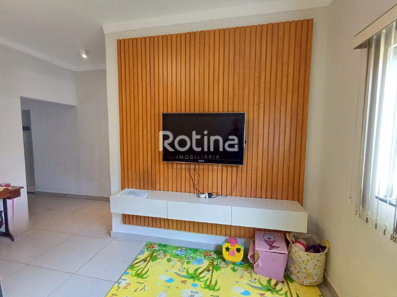 Casa à venda, 3 quartos em Uberlândia no bairro Granada no valor de R$ 620.000,00 - Rotina Imobiliária: 