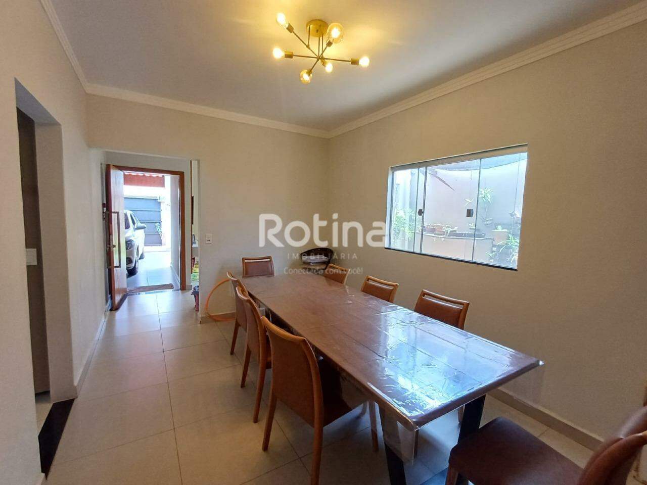 Casa à venda, 3 quartos em Uberlândia no bairro Granada no valor de R$ 620.000,00 - Rotina Imobiliária: 