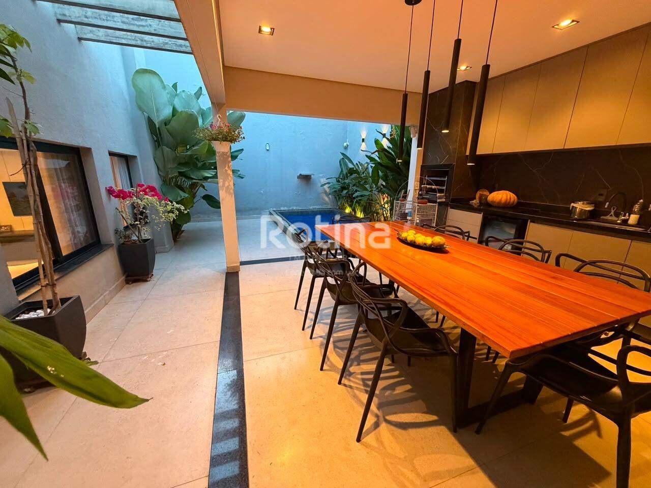 Casa à venda, 3 quartos em Uberlândia no bairro Lídice no valor de R$ 2.300.000,00 - Rotina Imobiliária: 
