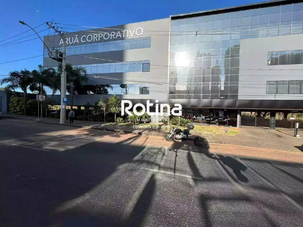 Sala para alugar, em Uberlândia no bairro Jardim Karaíba no valor de R$ 7.868,00 - Rotina Imobiliária: 