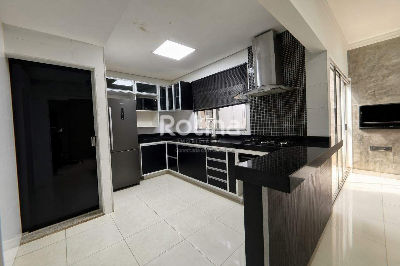 Casa à venda, 3 quartos em Uberlândia no bairro Aclimação no valor de R$ 500.000,00 - Rotina Imobiliária: 