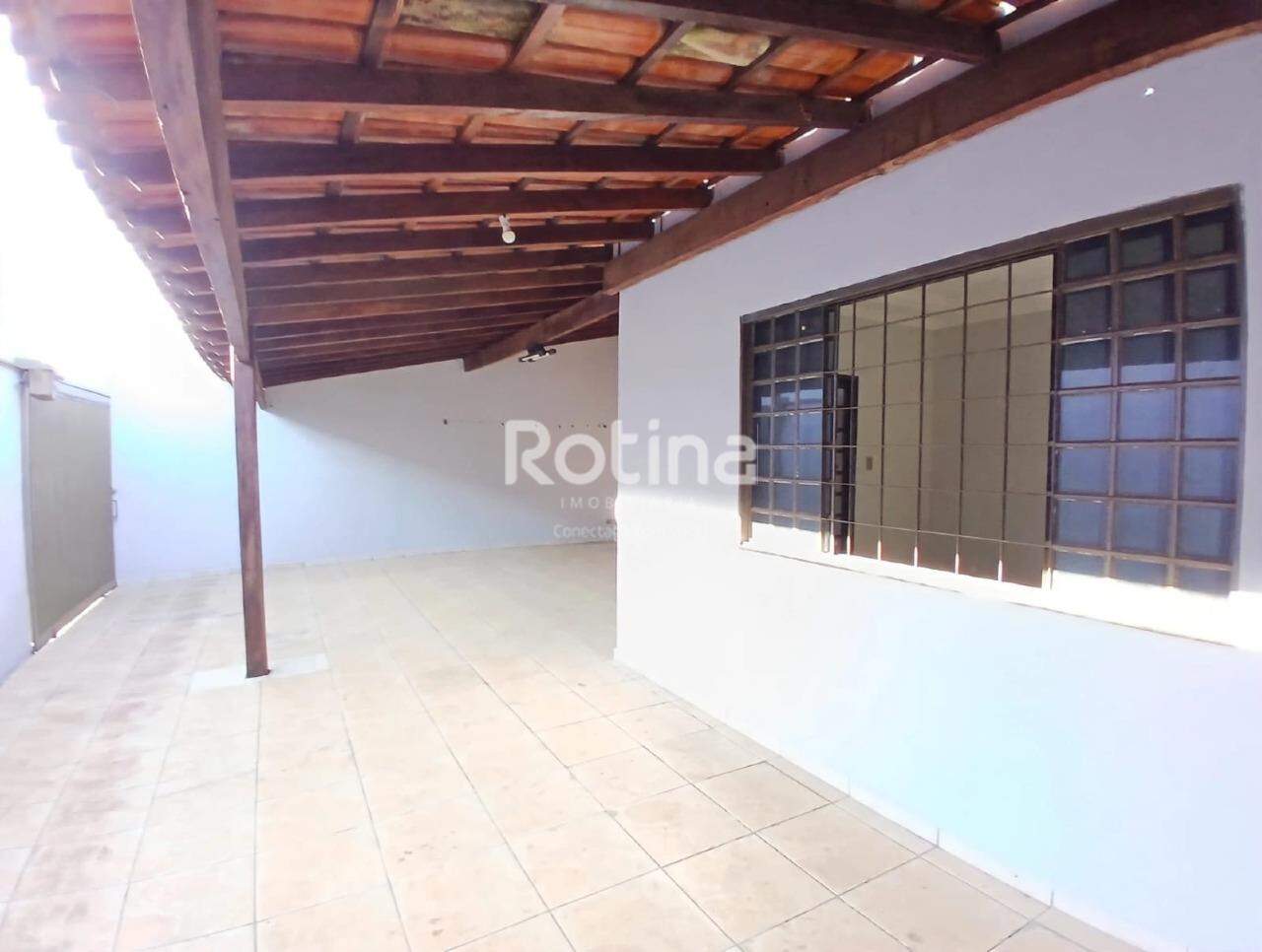 Casa para alugar, 3 quartos em Uberlândia no bairro Granada no valor de R$ 2.800,00 - Rotina Imobiliária: 
