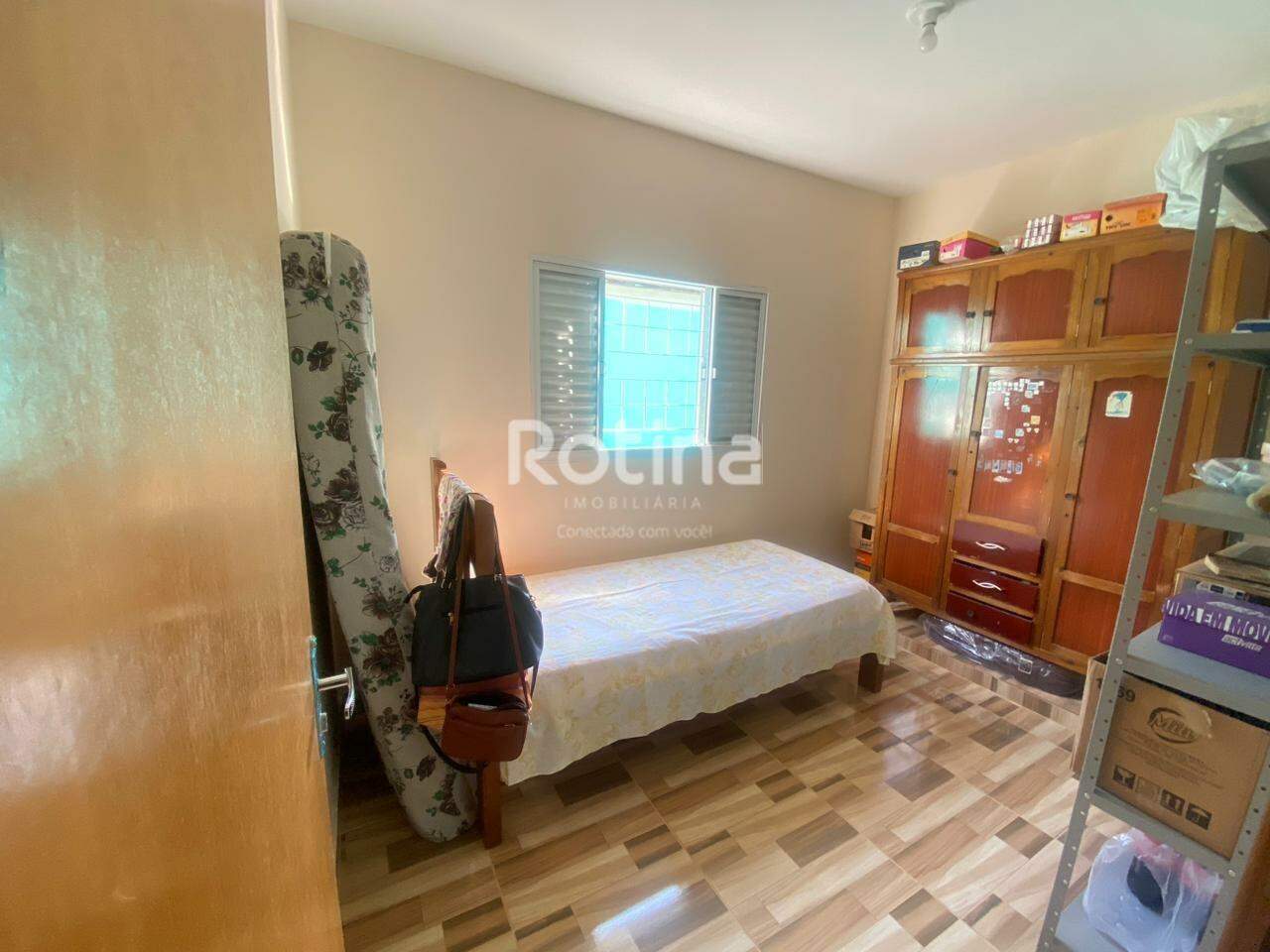 Casa à venda, 3 quartos em Uberlândia no bairro São Jorge no valor de R$ 400.000,00 - Rotina Imobiliária: 